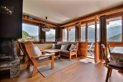 Image de Appartement confortable pour 6 personnes, salon avec cheminée, coin cuisine avec lave-vaisselle, 1 c