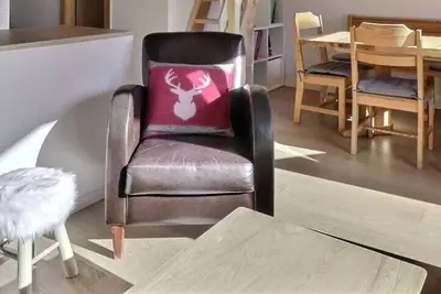 Image de Appartement confortable sur 2 étages pour 6 personnes, salon, coin cuisine avec lave-vaisselle, 1 ch