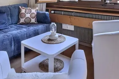 Image de Appartement confortable sur 2 étages pour 4 personnes, salon, coin cuisine avec lave-vaisselle, 1 ch