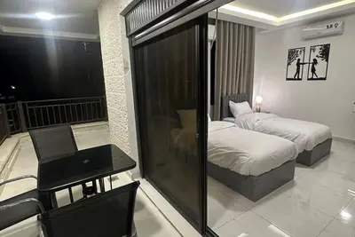 Image de Maison confortable près de tous les services 20