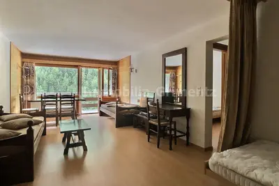 Image de Appartement de confort moyen pour 4 à 6 personnes, salon avec 2 lits, coin cuisine avec lave-vaissel