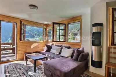 Image de Appartement confortable sur 2 étages pour 6 à 8 personnes, salon, coin cuisine avec lave-vaisselle,