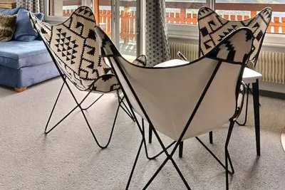 Image de Appartement confortable pour 6 personnes, salon avec poêle, coin cuisine avec lave-vaisselle, 3 cham