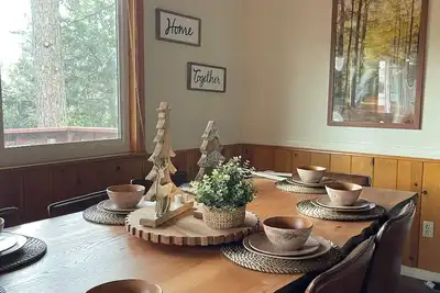 Image de 5 minutes driving and 20 minutes walking distance to the Lake Gregory