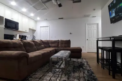 Apartment: One unit of a duplex near Fsu-B