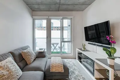 Image de Moderne appartement situé dans le Quartier des Spectacles à Montréal.
