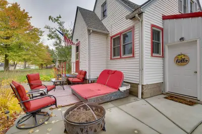 Image de Harmony Home w/ Fire Pit: 5 Mi to Niagara Cave!