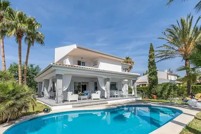 Beautifully Appointed Villa, A/C, Private Pool - Located in Llenaire, 200 meters from the Sea!