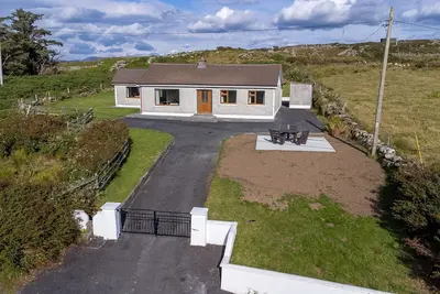 Image de Mourneen Cottage with stunning views