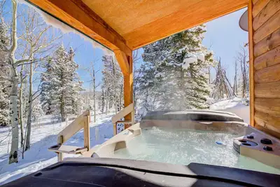 Image de The Como Cabin | Hot Tub | Games | Firepit!