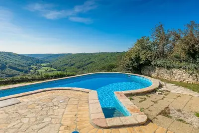 Superbe maison à Tinjan