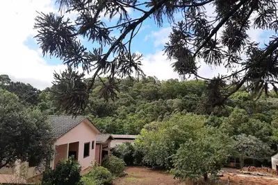 Image de Linda Casa de Campo com Lago Para Pesca, Mesa de Sinuca e Área Para Acampamento