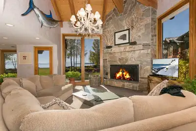 Image de Fleur Du Lac 16 By Tahoe Getaways - Lakefront Monthly Rental with Pool, Tennis, Gym, Boat Slip