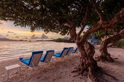 Image de Luxurious Oceanfront Ritz-Carlton Club Condo, 2Br 2. 5Bath. Full resort access!