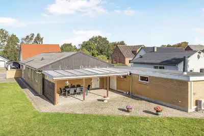 Image de Cozy and spacious townhouse in Aars