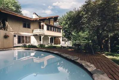 Image de Paradise Vermont, Nature Chalet With Indoor Hot Tub\n