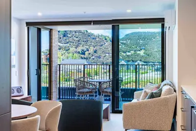 Image de Majestic Mountain-View Retreat
