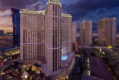 Image de Marriott Grand Chateau\nRooftop Bar\nFREE Valet Parking\nNO Resort Fees\nSLEEPS 8-10