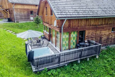Maison avec sauna et bain à remous