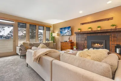 Image de SunVail Condo - Steps from Bridge to Lionshead