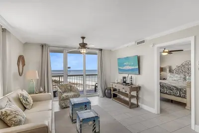 Image de 10th floor 2 bedroom Beachfront at Pelican. Stunning View, 3 Pools, Beach Chairs