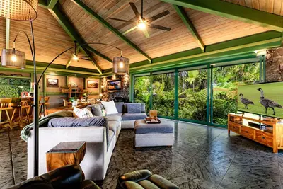 Image de New! Lava Rock Retreat - Impeccable Comfort in Hilo!