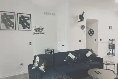 Image de Old Hollywood with Modern touches