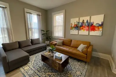 Image de Super Close to the Madison <Perfect for Wedding Guests> + 2 Free Parking Spots!