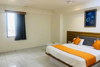 Image de Located near Market area, easy to reach airport and railway station from hotel.