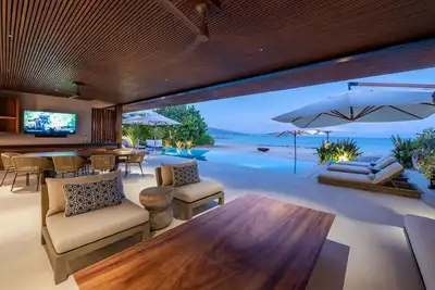 Image de Villa Tres Olas in Porta Fortuna by Mita Residential. Oceanfront, golf cart, near beach club