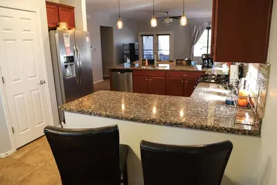 Image de Beautiful 4  bedroom home!