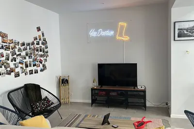 Image de Maison Duplexe Idéal Pour les Groupes Jusquà 18-20 Personnes 20 min du Centre