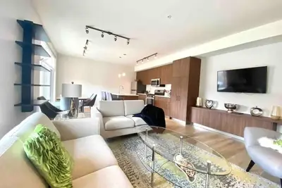 Image de Brand New 3-Bedroom Suite in the Heart of Sidney!