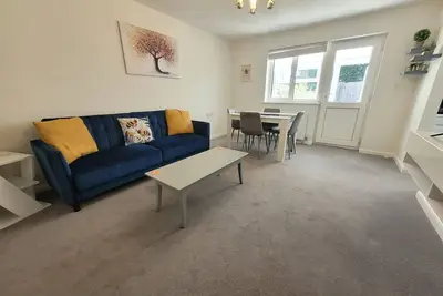 Image de Bumblebee bungalow: sitting in a peaceful area within walking distance of town