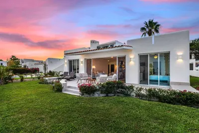 Image de Casa Cabo Delight: Stylish Remodeled Retreat 7 min to Downtown, Beach, La Marina