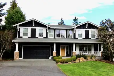 Image de Location Jackpot Downtown Bellevue. Spacious, Beautiful, Hot Tub, Fire Pit