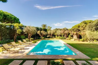 Image de Villa \"Hacienda Las Chapas\" avec piscine privée, Wi-Fi et climatisation