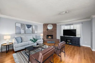 Image de Montrose 2br Sleeps 10 • Walkable • Gated Parking