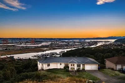 Image de Gorgeous City & Sunset View! W/ Sauna