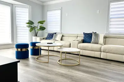 Image de Modern Home in Sgv - Fast Wifi, Sleeps 7, 15 Min from Dtla/Pasadena!