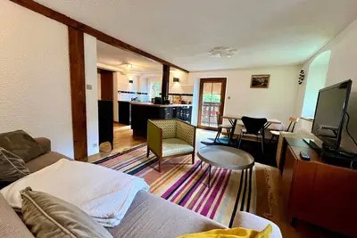 Image de Appartement cosy avec balcon, centre historique de Morzine, proche ski-bus, wifi, Tv