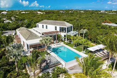 Image de Please Inquire Before Booking – Luxury Villa