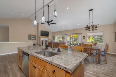 Image de Bronco Bear's Hideaway- Golf, Bls, Ev charger