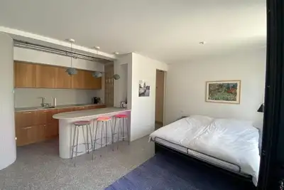 Wohnstudio Stylish und Voll Ausgestattet