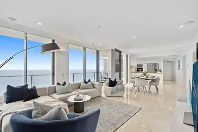 Image de Luxe 3 Bd Beachfront Broadbeach, Pool, Gym, Sauna