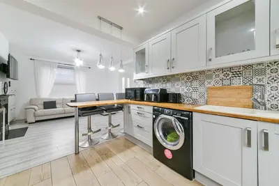 Image de 25 Minutes to London City Centre! Family-sized 2 Bed House!