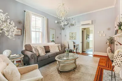 Image de The Serendipity Suite-Appartement-Salle de bain privée