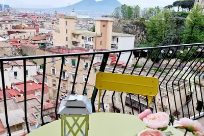 Image de apartment with suggestive panorama on Vesuvius, located in the historic center
