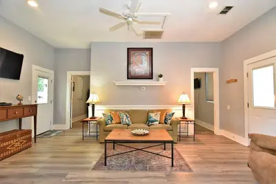 Image de Teal Door Inn-With Fire Pit!