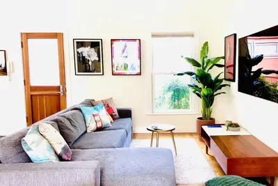Image de Gorgeous Sf 2-Bedroom 2-Bathroom Cottage, 2-Car Garage, Sun Deck & Patio in SoMa